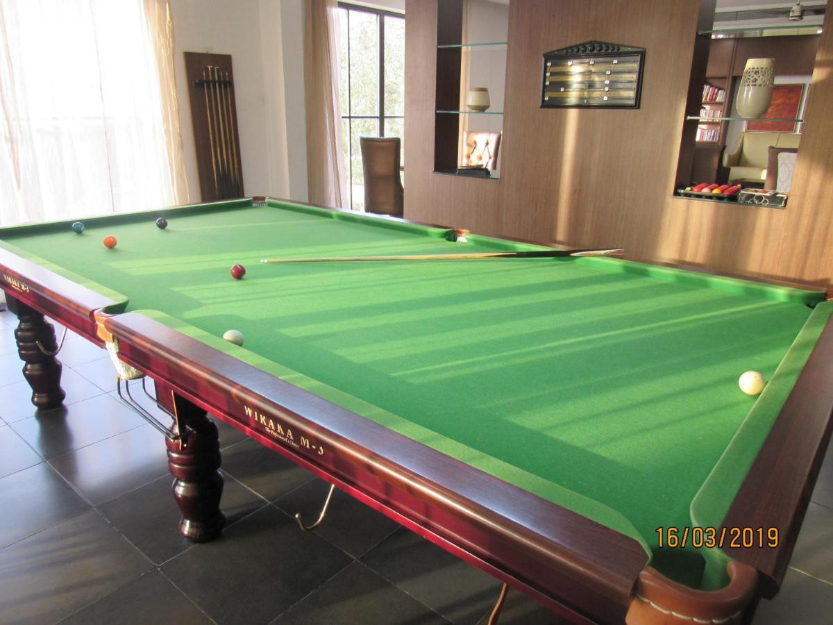 Oxford Golf Resort Pirangut Екстер'єр фото