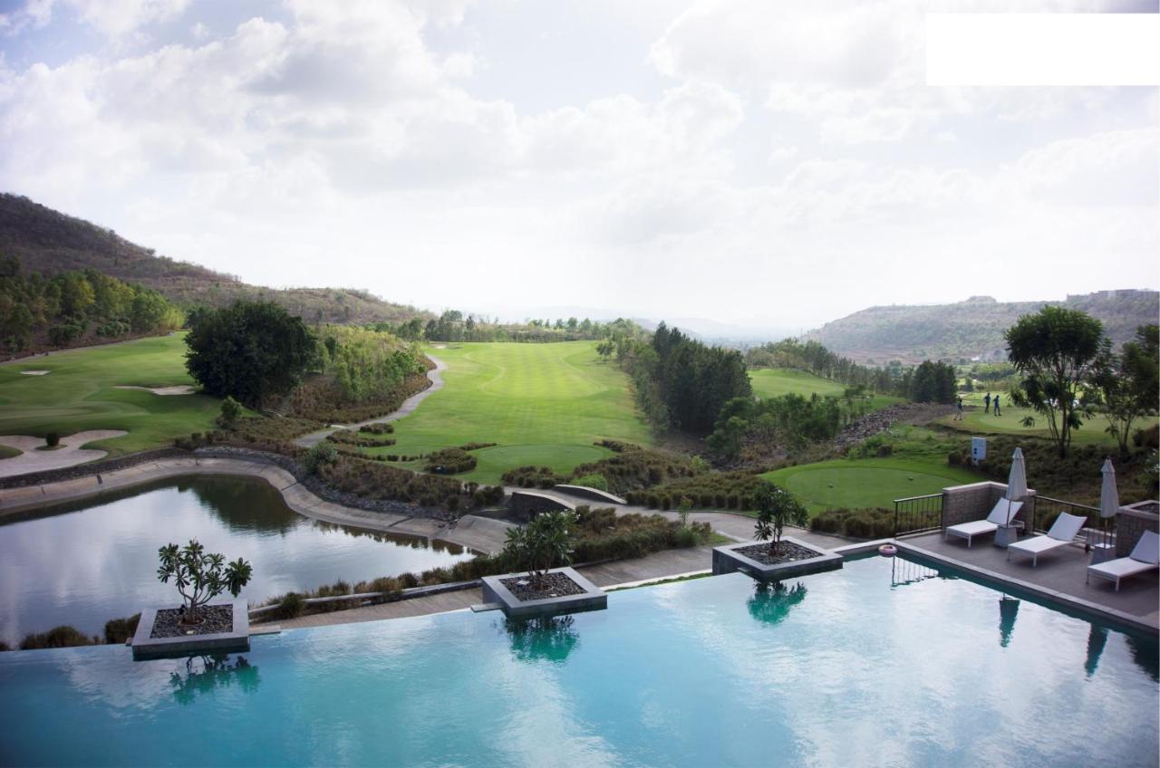 Oxford Golf Resort Pirangut Екстер'єр фото