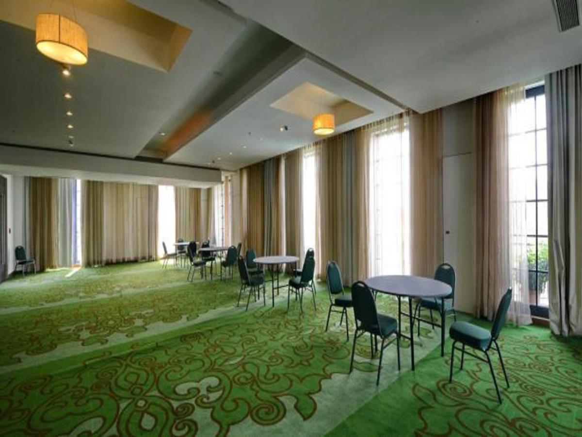Oxford Golf Resort Pirangut Екстер'єр фото