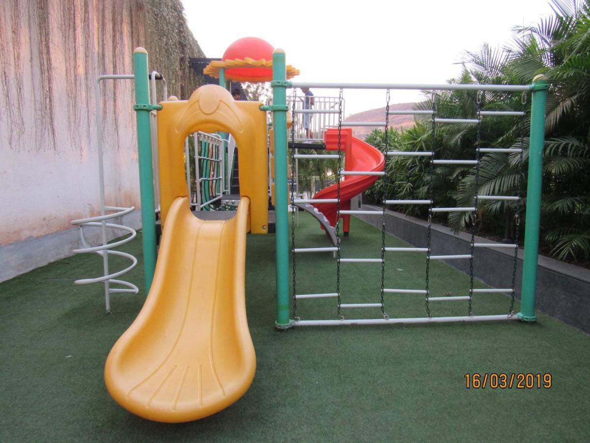 Oxford Golf Resort Pirangut Екстер'єр фото