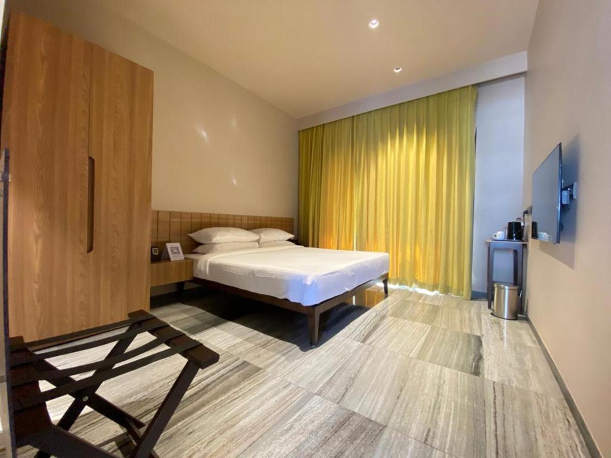 Oxford Golf Resort Pirangut Екстер'єр фото
