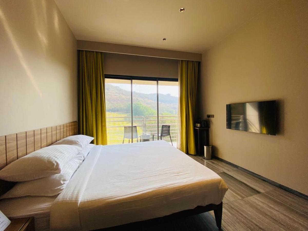 Oxford Golf Resort Pirangut Екстер'єр фото