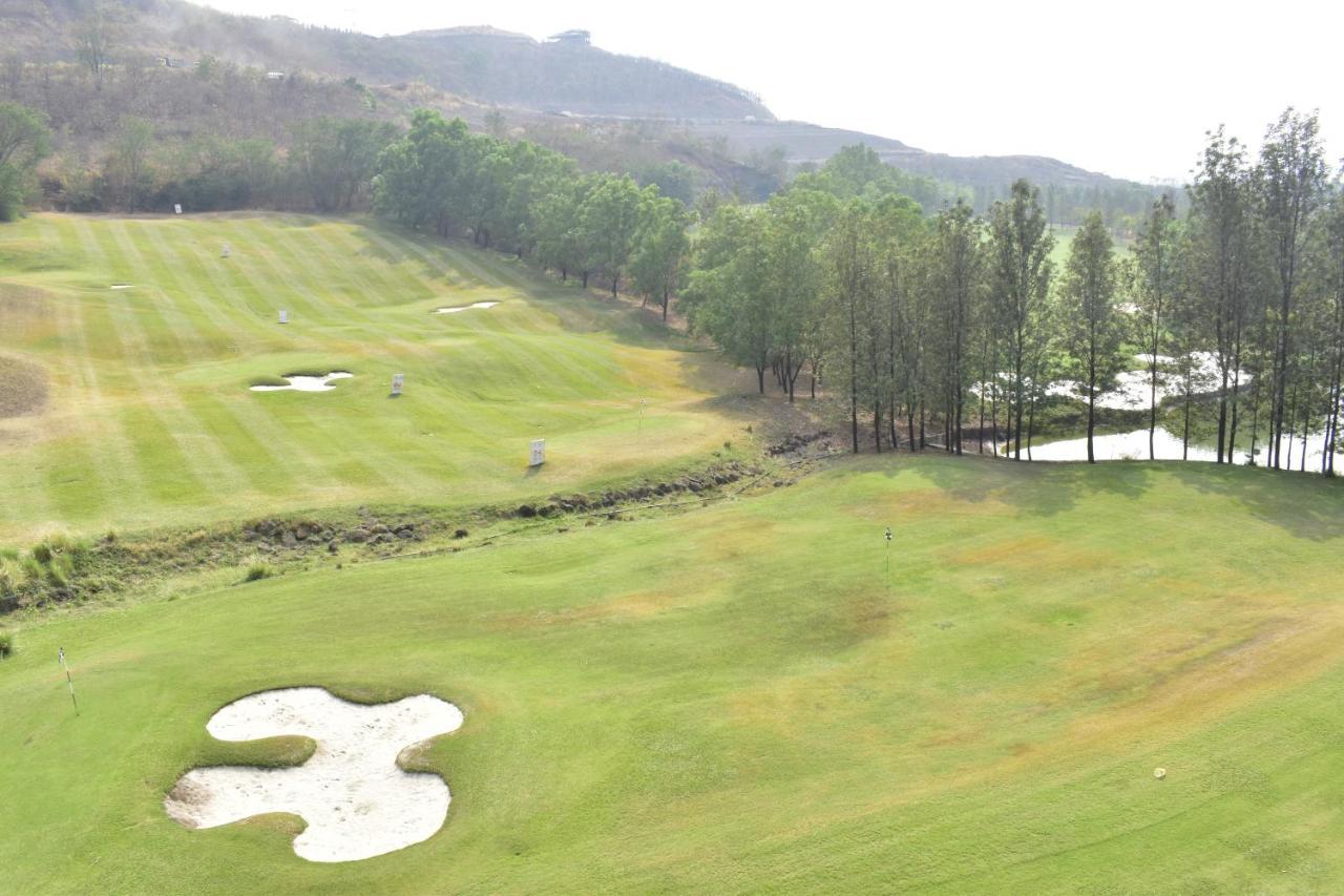 Oxford Golf Resort Pirangut Екстер'єр фото